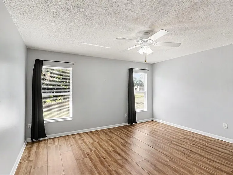 10157 Bluff Ct — Photo 14