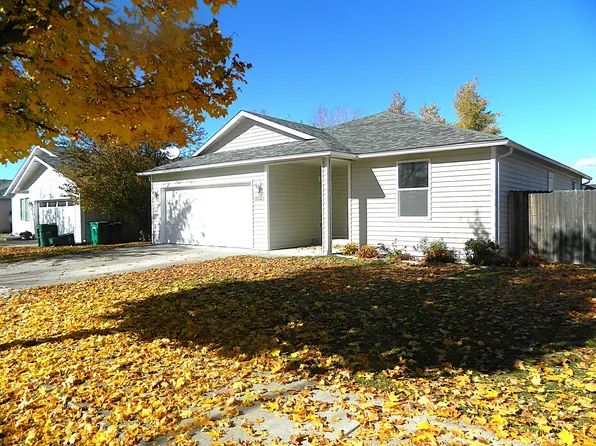 5589 Kellal Ln, Klamath Falls, OR 97603