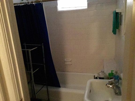2nd image of 221 E Taylor St APT A