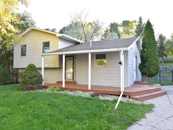 117 Bluebell Dr, Pierre, SD 57501