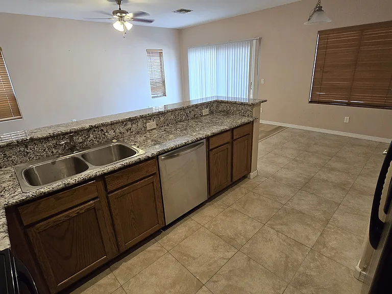 1051 S Maverick St — Photo 10