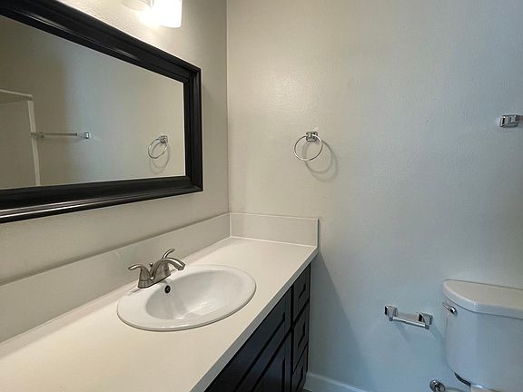 5th image of 6414 York Blvd
