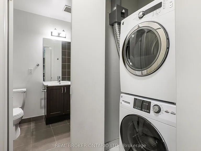 3560 Saint Clair Ave E #323 — Photo 7