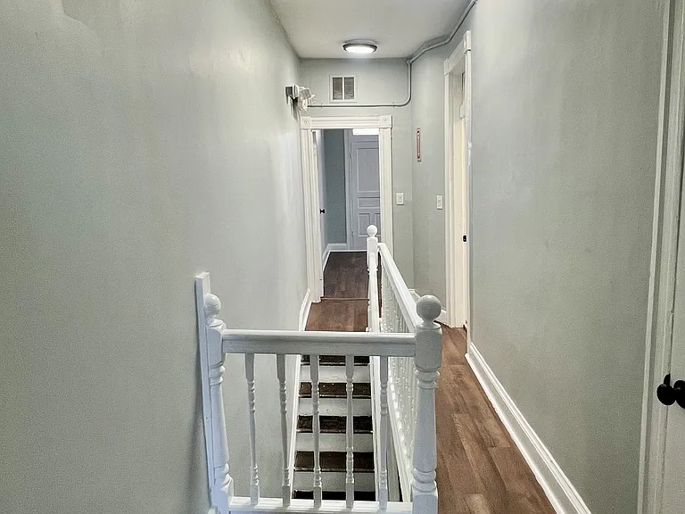 440 N Luzerne Ave — Photo 18