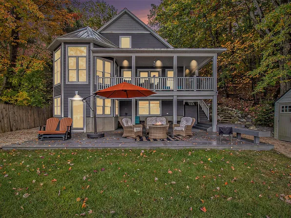 1938 W Hansen Rd, Scottville, MI 49454