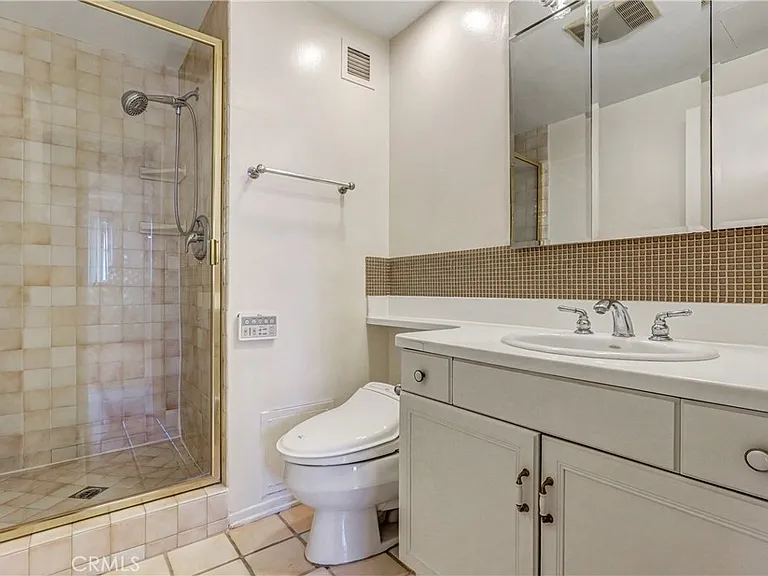 10787 Wilshire Blvd #802 — Photo 4