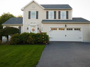 3296 Eagles Roost Ln, Macedon, NY 14502