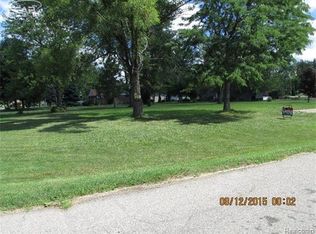 210 Raleigh Pl, Lennon, MI 48449