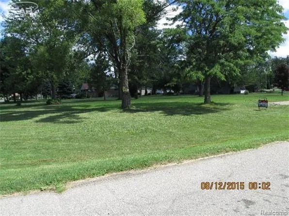 210 Raleigh Pl, Lennon, MI 48449