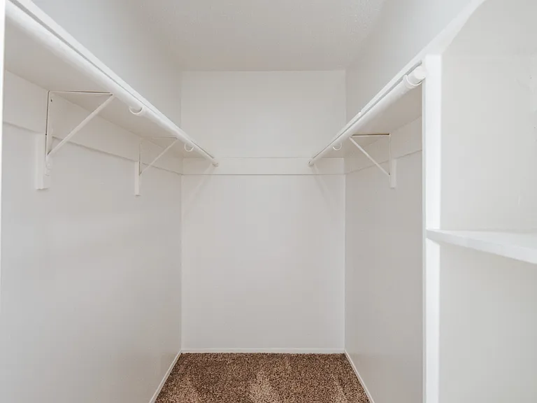 Parkwood Apartments — Photo 44