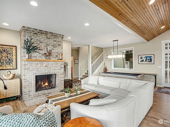 5th image of 1170 SW Camano Drive