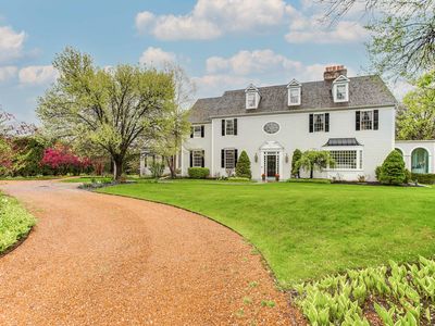 379 Bridle Ln, Lake Forest, IL, 60045