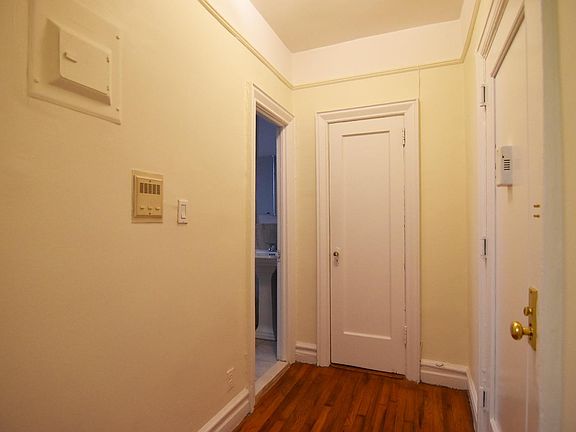 2nd image of 2940 Ocean Ave #63
