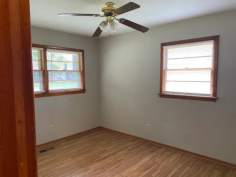 1411 Hartford Rd — Photo 11