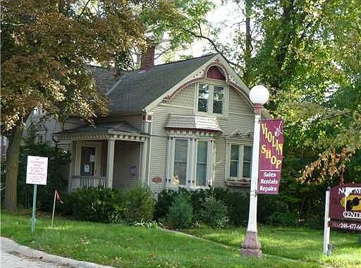 1st image of 32716 Grand River Ave