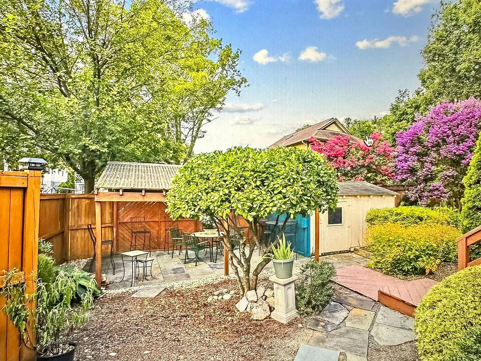 2 bed, 1250 sqft, $4,300 — Photo 3