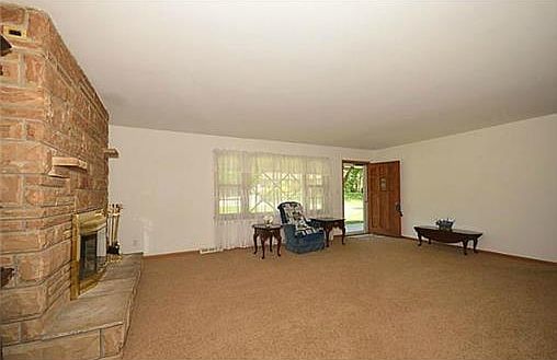 4th image of 1310 Meadow Ct