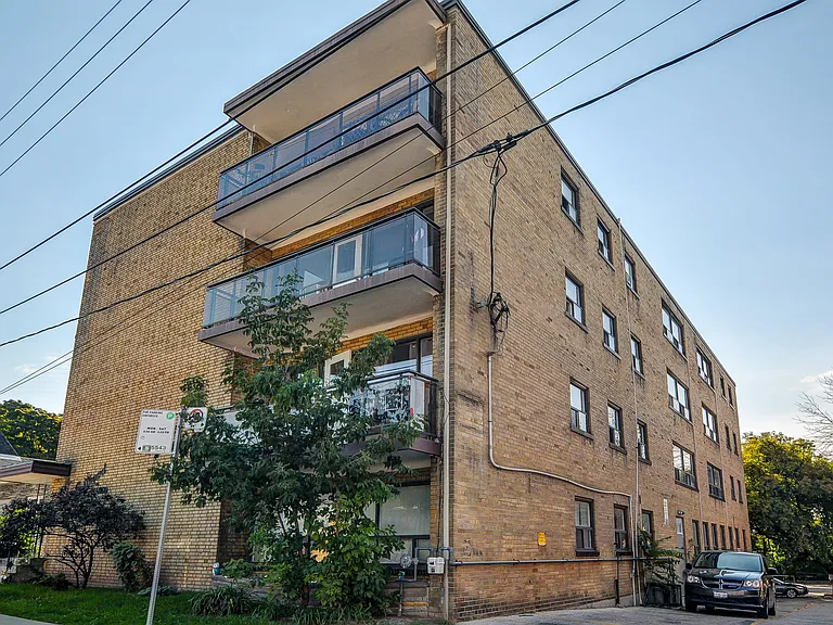 15 Eastwood Rd — Photo 6