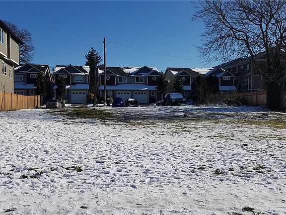 3rd image of 4037 S Puget Sound Ave