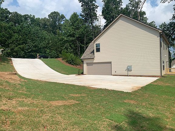 5th image of 209 Dogwood Ln