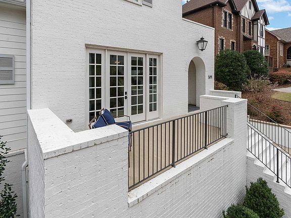 4th image of 514 Rumson Rd