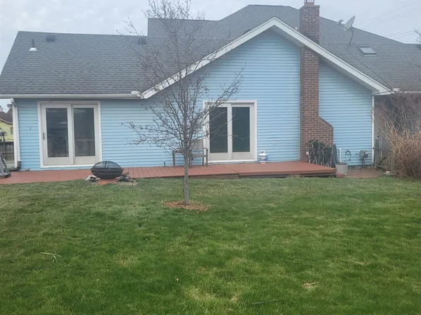 22472 Maple St, Saint Clair Shores, MI 48081