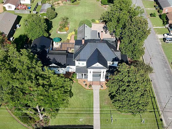 3rd image of 209 S Catherine Creek Rd