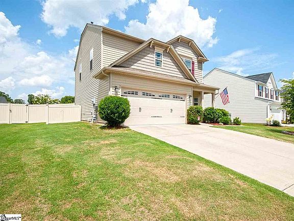3rd image of 10 Chapel Hill Ln