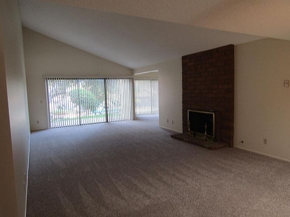 3rd image of 160 Oak Hill Dr