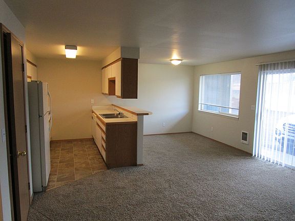 2nd image of 540 NW 2nd St APT 2
