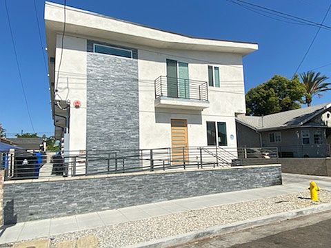 2nd image of 1211 N Mariposa Ave #3