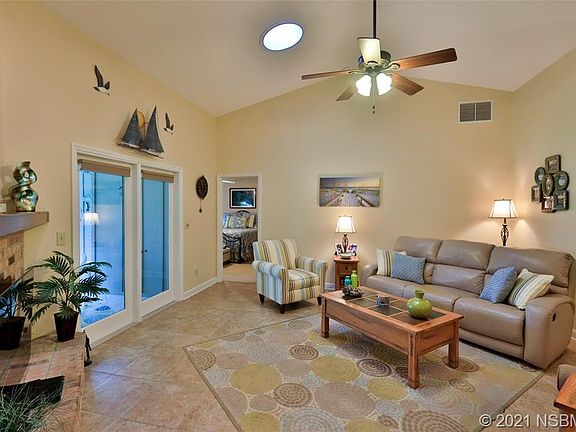 4th image of 820 Island Point Dr