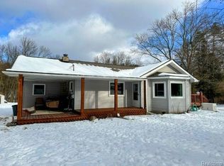 3348 Perryville Rd, Ortonville, MI 48462
