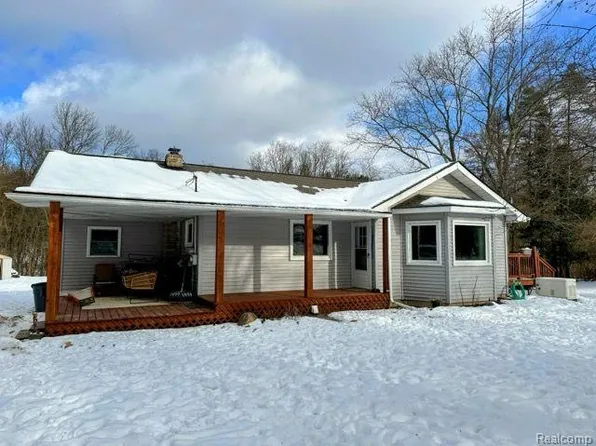 3348 Perryville Rd, Ortonville, MI 48462