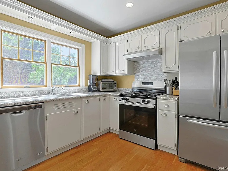 1 Grover Ave — Photo 6
