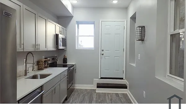 1500 E Baltimore St — Photo 8