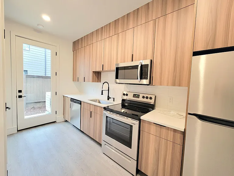 L0529 - Drummond Townhomes 2 — Photo 23