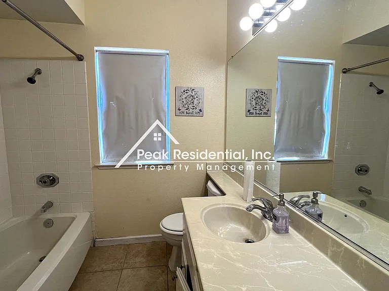 402 Harlow Ct — Photo 19