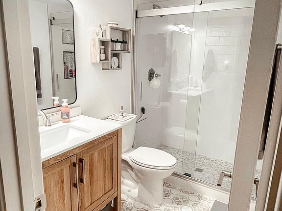 5th image of 2401 N 70th St #A