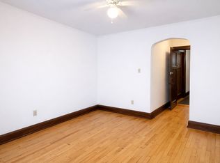 1027 Jenifer St APT 2E, Madison, WI 53703