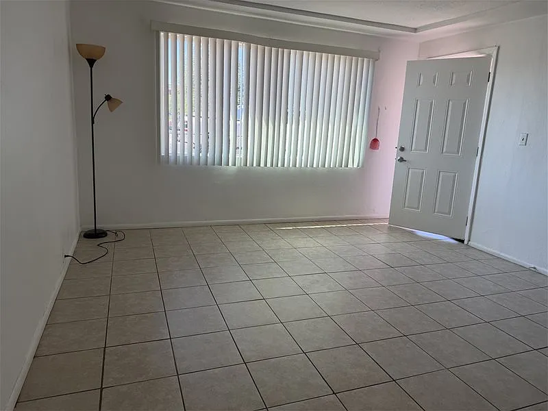 2 bed, 1.0 bath, 835 sqft, $1,225 — Photo 2