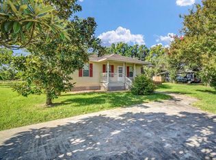 123 Robinson Rd, Oyster Creek, TX 77541