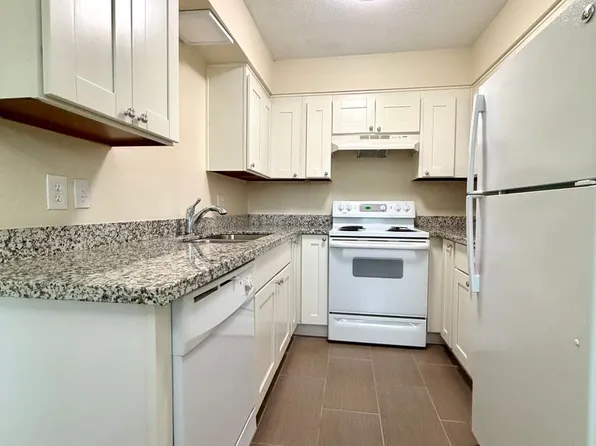 22 SE 80th Ave #11, Portland, OR 97215