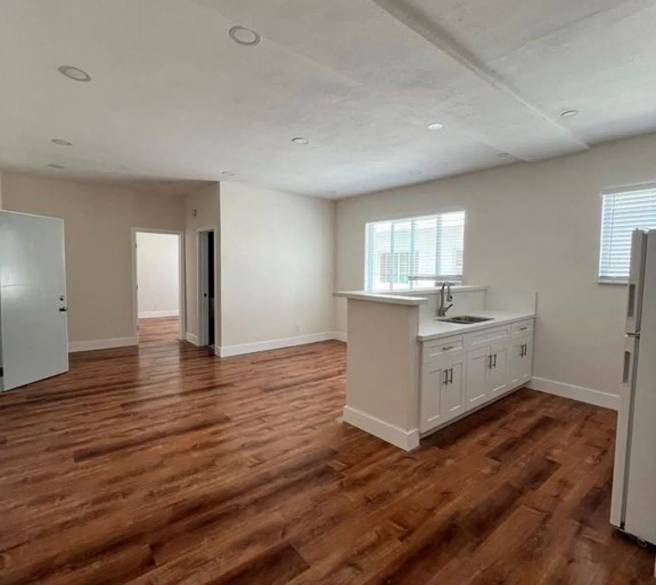 1 bed, 574 sqft, $1,900 — Photo 2