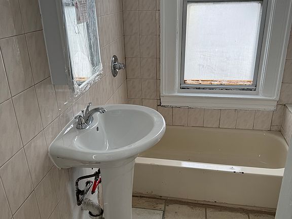 3rd image of 7 Belmont Ave Floor 3