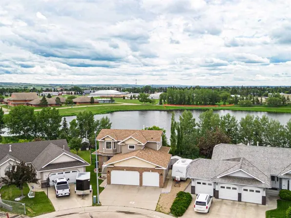 44 N Lakes Close, Lacombe, AB T4L 1S4