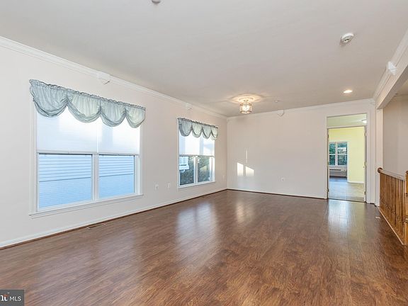 4th image of 41 Smithfield Way