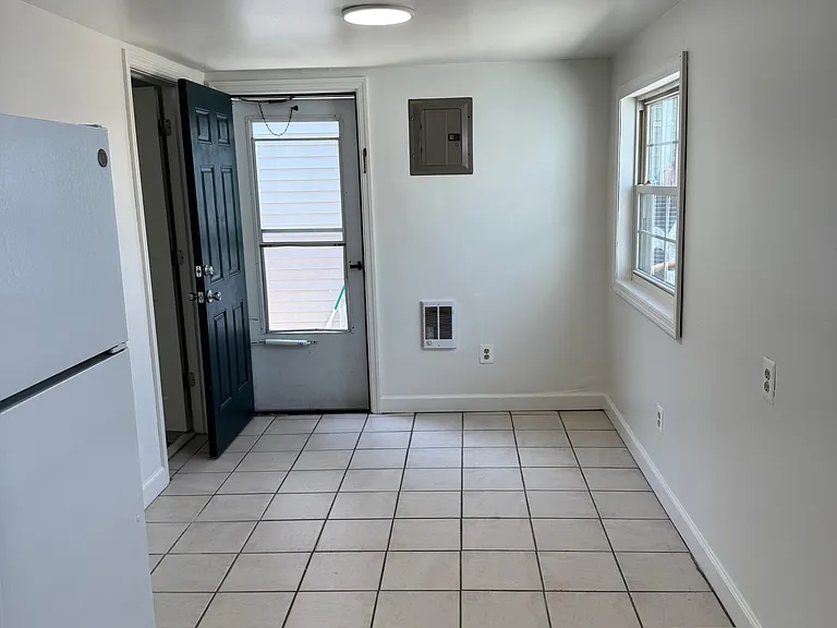 113-15 E Andrews Ave #6 — Photo 3