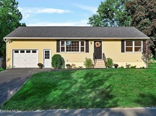 3 Daniel St E, Rensselaer, NY 12144