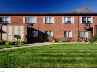 22122 River Oaks Dr APT 4B, Rocky River, OH